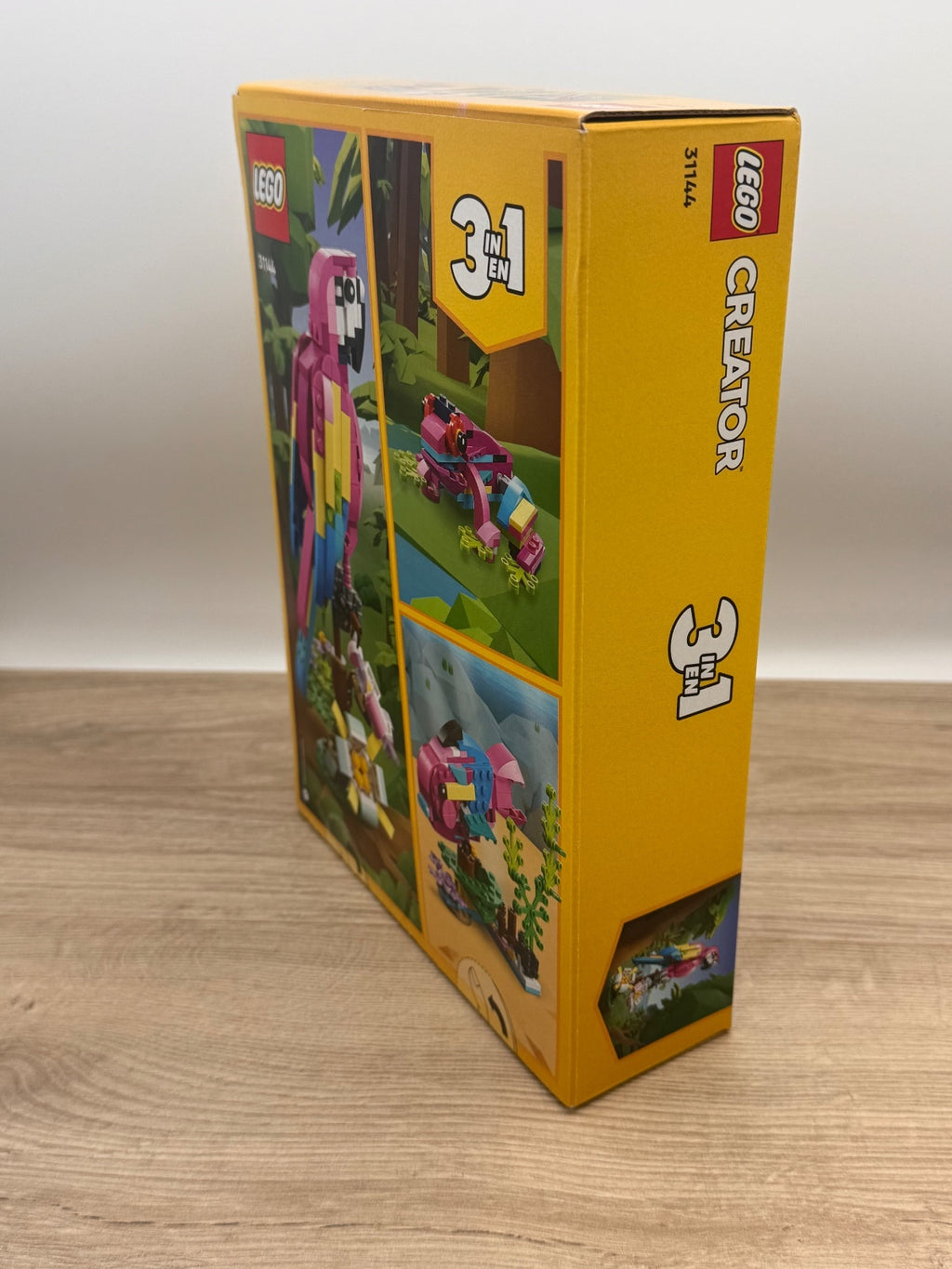 LEGO Creator 3-in-1 31144 Exotic Pink Parrot 253 Pieces NEW SEALED Retired