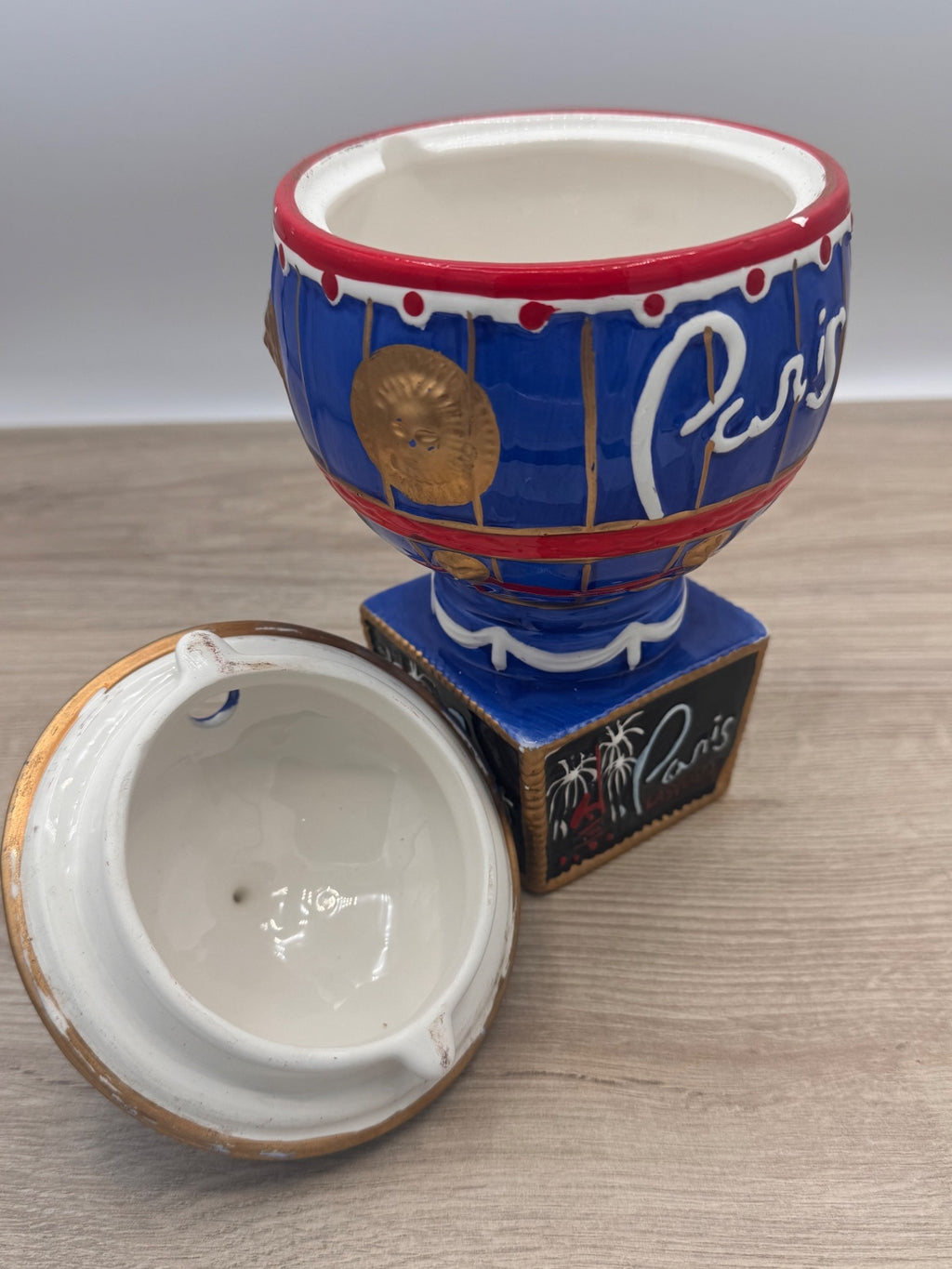 Paris Las Vegas Ceramic Hot Air Balloon Cup w/Lid Souvenir