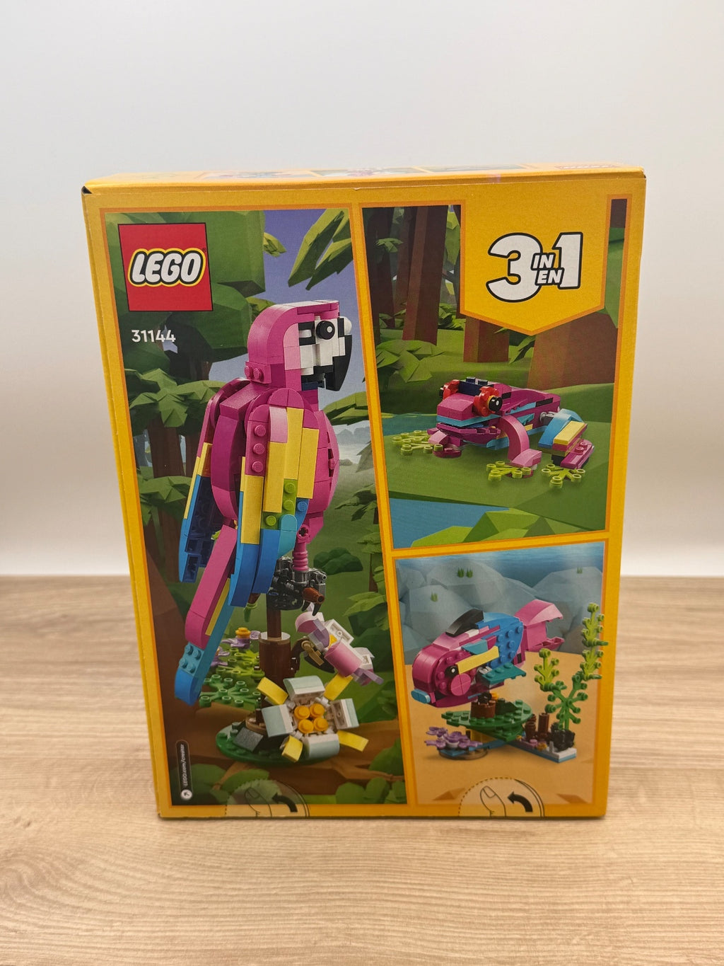 LEGO Creator 3-in-1 31144 Exotic Pink Parrot 253 Pieces NEW SEALED Retired
