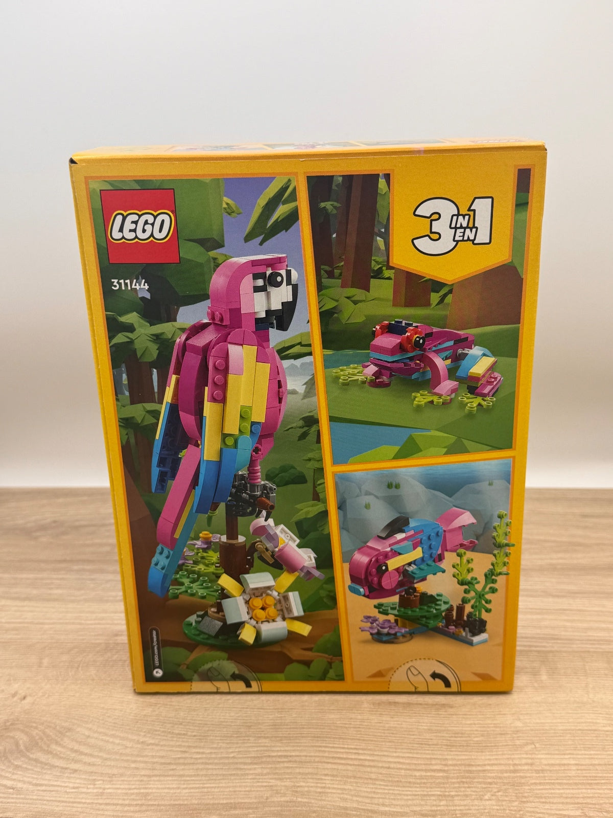 LEGO Creator 3-in-1 31144 Exotic Pink Parrot 253 Pieces NEW SEALED Retired