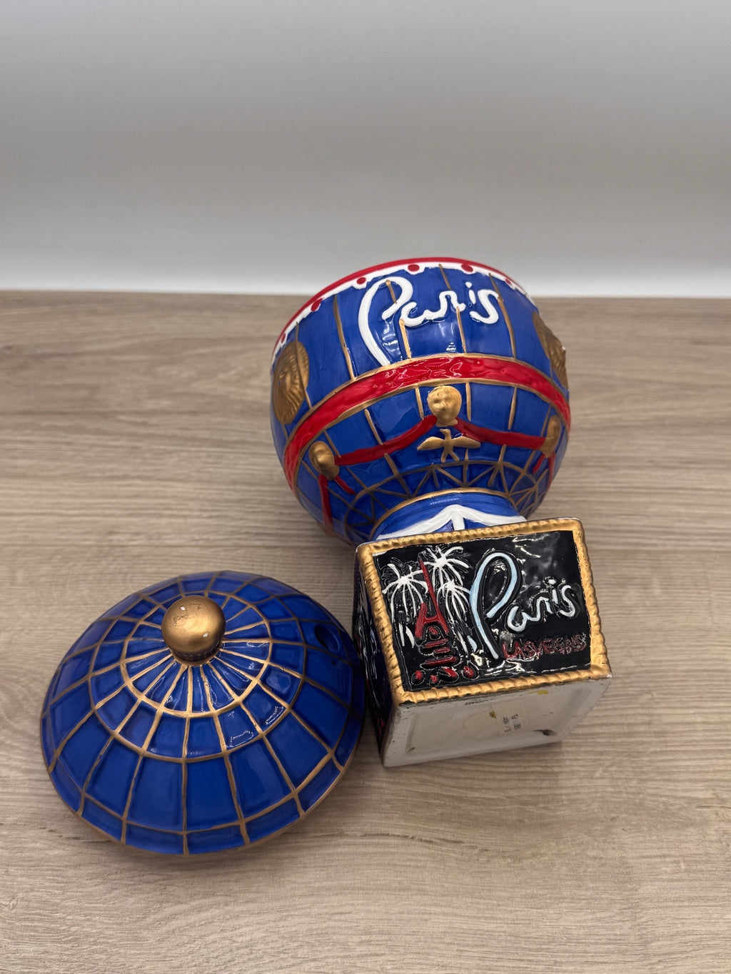 Paris Las Vegas Ceramic Hot Air Balloon Cup w/Lid Souvenir