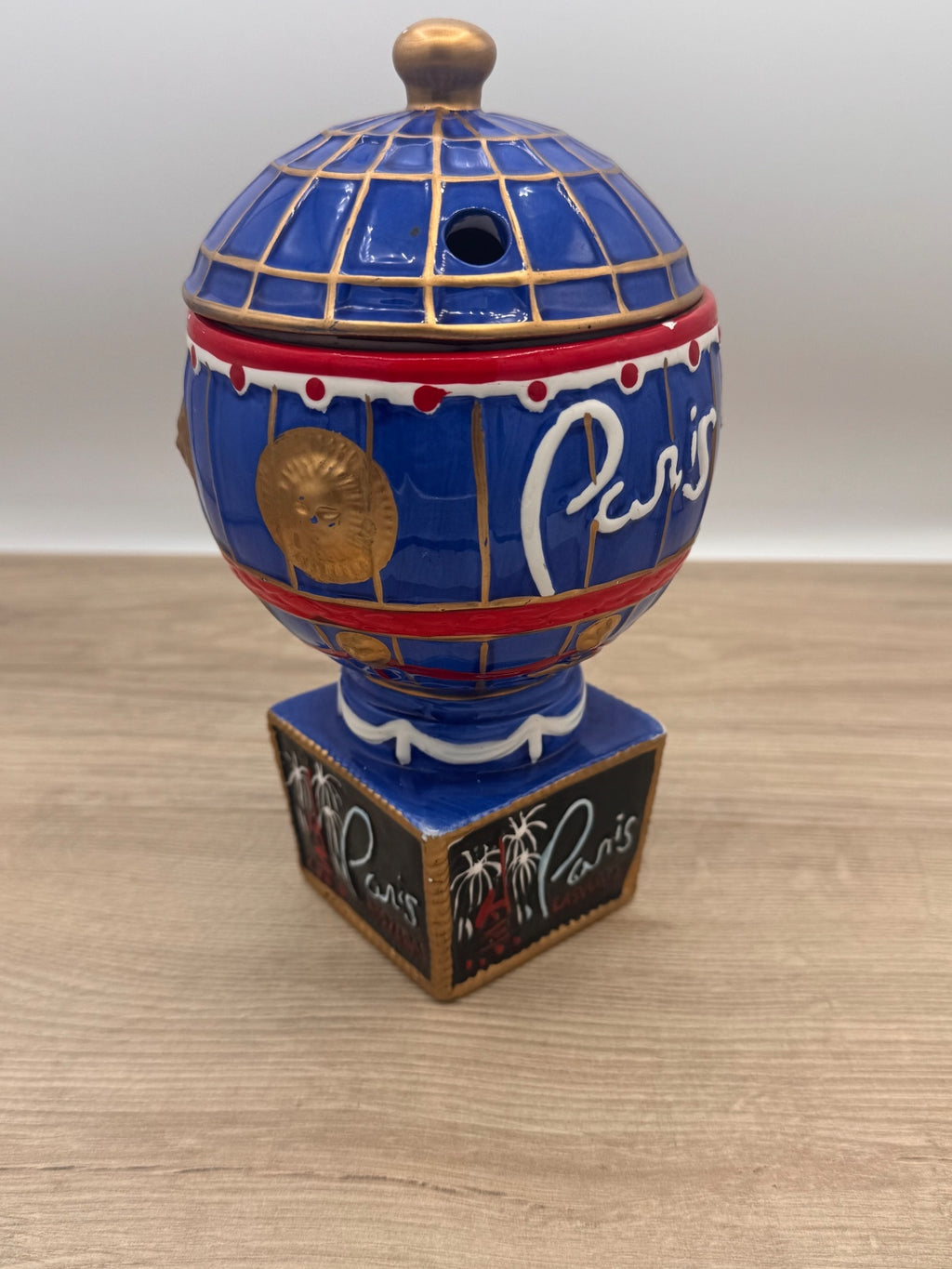 Paris Las Vegas Ceramic Hot Air Balloon Cup w/Lid Souvenir