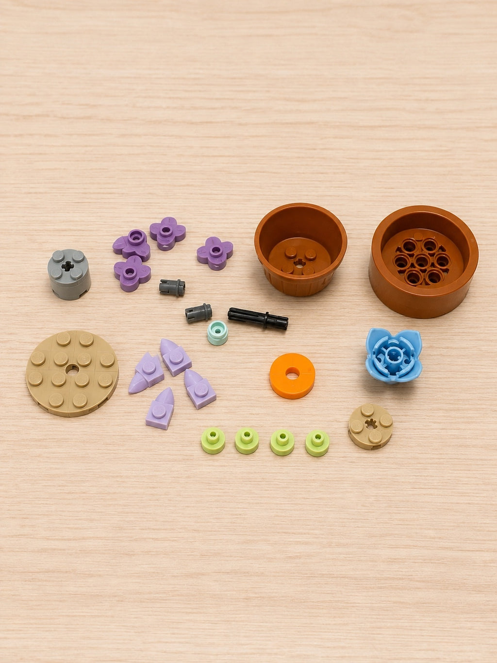 LEGO Tiny Plants Britton’s Liveforever Purple Flower Complete Used From 10329
