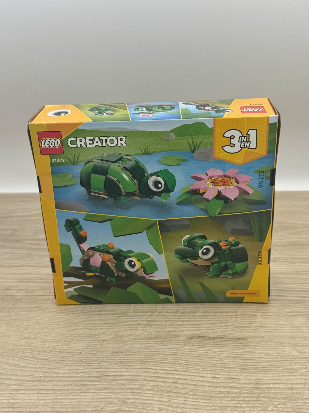 LEGO 31377 Turtle Water Lily Creator 3-in-1 124pc