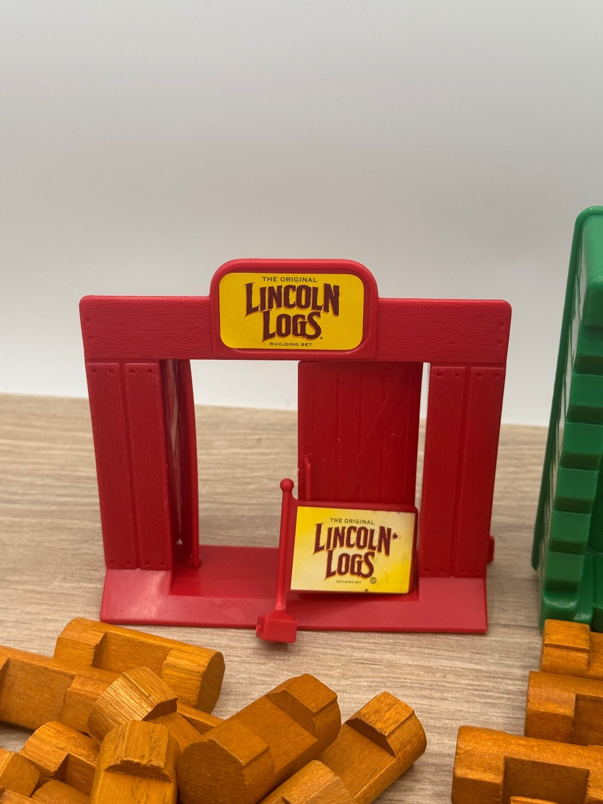 Lincoln Logs Fort Hudson 00913 57/70 Pcs Incomplete