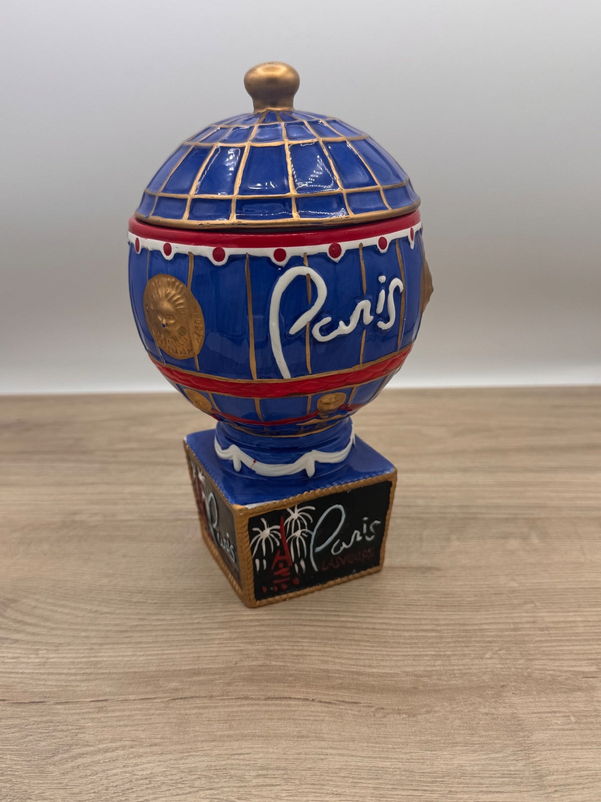 Paris Las Vegas Ceramic Hot Air Balloon Cup w/Lid Souvenir