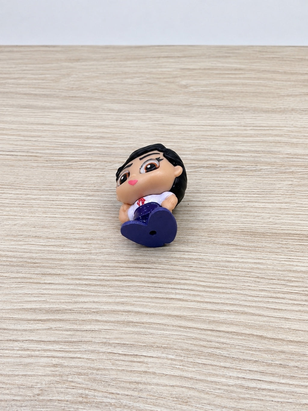 Disney Doorables Encanto Luisa Madrigal Exclusive Minifigure