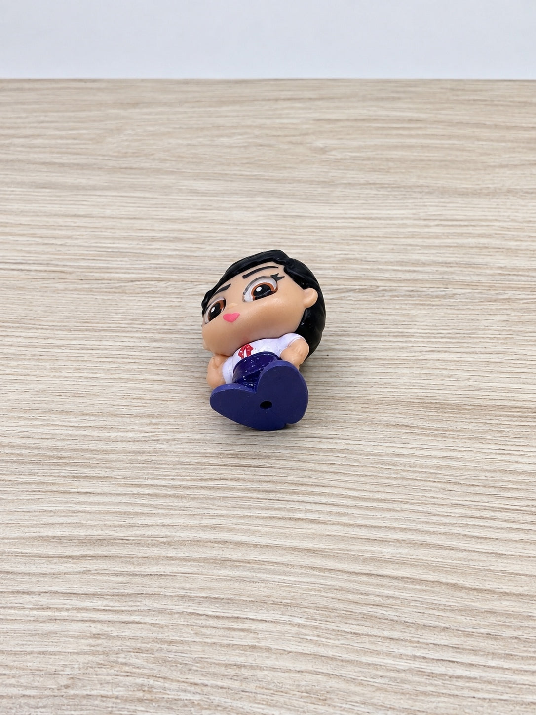 Disney Doorables Encanto Luisa Madrigal Exclusive Minifigure