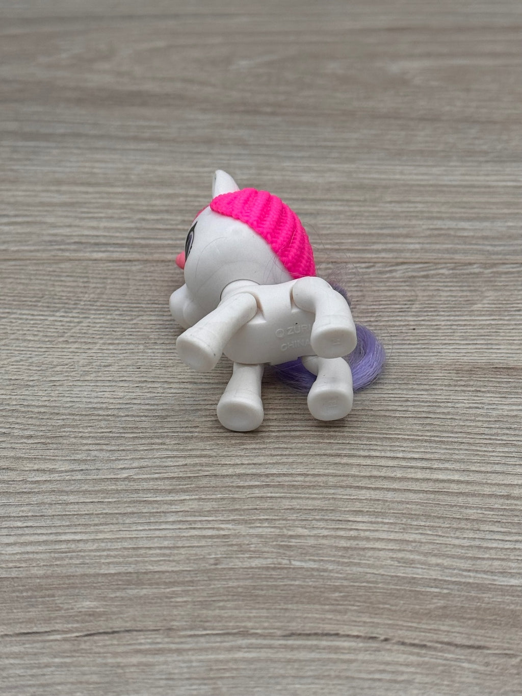ZURU 5 Surprise Unicorn Squad White Unicorn Pink Mane Purple Tail + Accessories