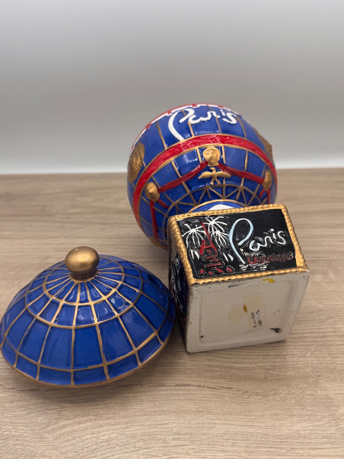 Paris Las Vegas Ceramic Hot Air Balloon Cup w/Lid Souvenir