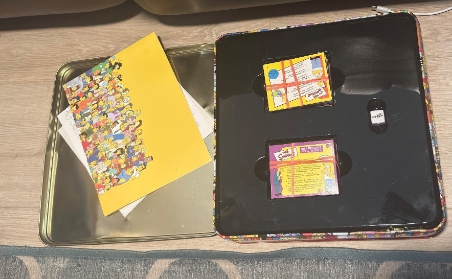 Vintage Simpsons Ultimate Trivia Game Tin 2002 Appears