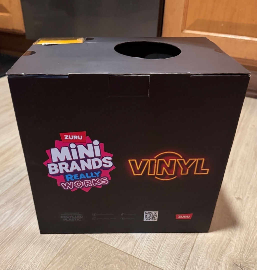 ZURU Mini Brands Vinyl Really Works Retail Display