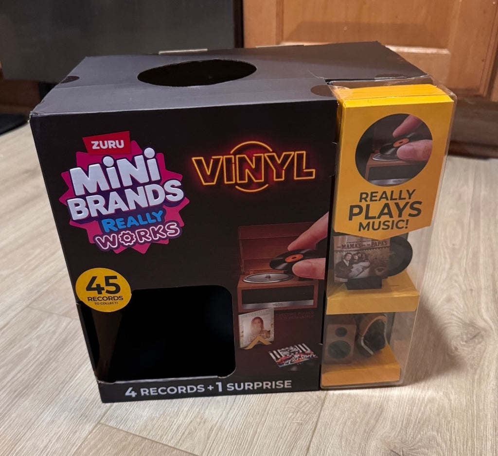 ZURU Mini Brands Vinyl Really Works Retail Display