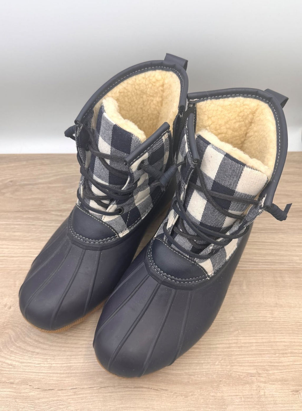 SERRA Women's Duck Boots Size 7 Black White Plaid 3M Thinsulate Winter Boots