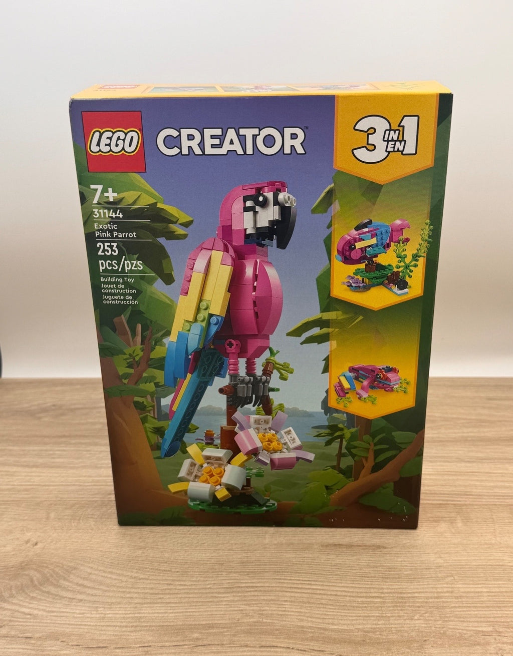 LEGO Creator 3-in-1 31144 Exotic Pink Parrot 253 Pieces NEW SEALED Retired